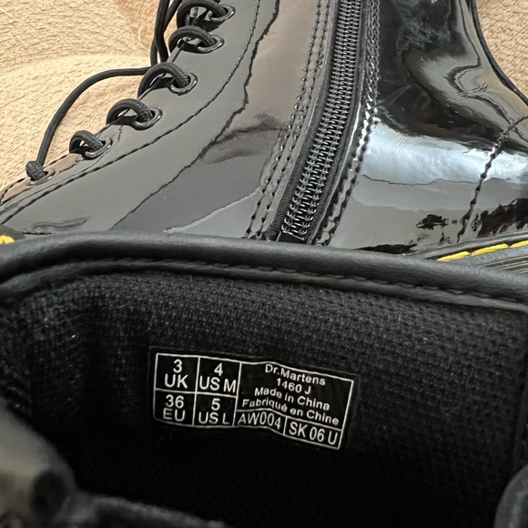 DR.MARTEN BOOTS - Picture 7 of 10